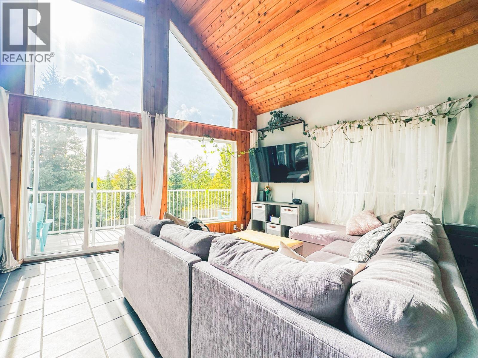 298 3RD Avenue, Burns Lake