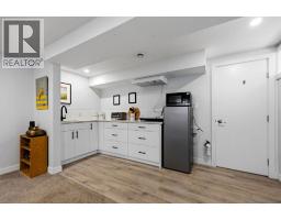 723 75 Avenue SW - photo 22