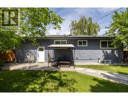 723 75 Avenue SW - photo 32