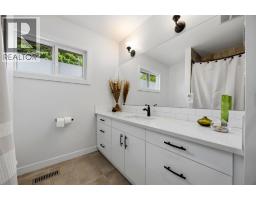 723 75 Avenue SW - photo 18