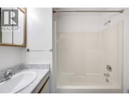 370 10 Avenue Se, Salmon Arm, BC V1E2C3 Photo 40