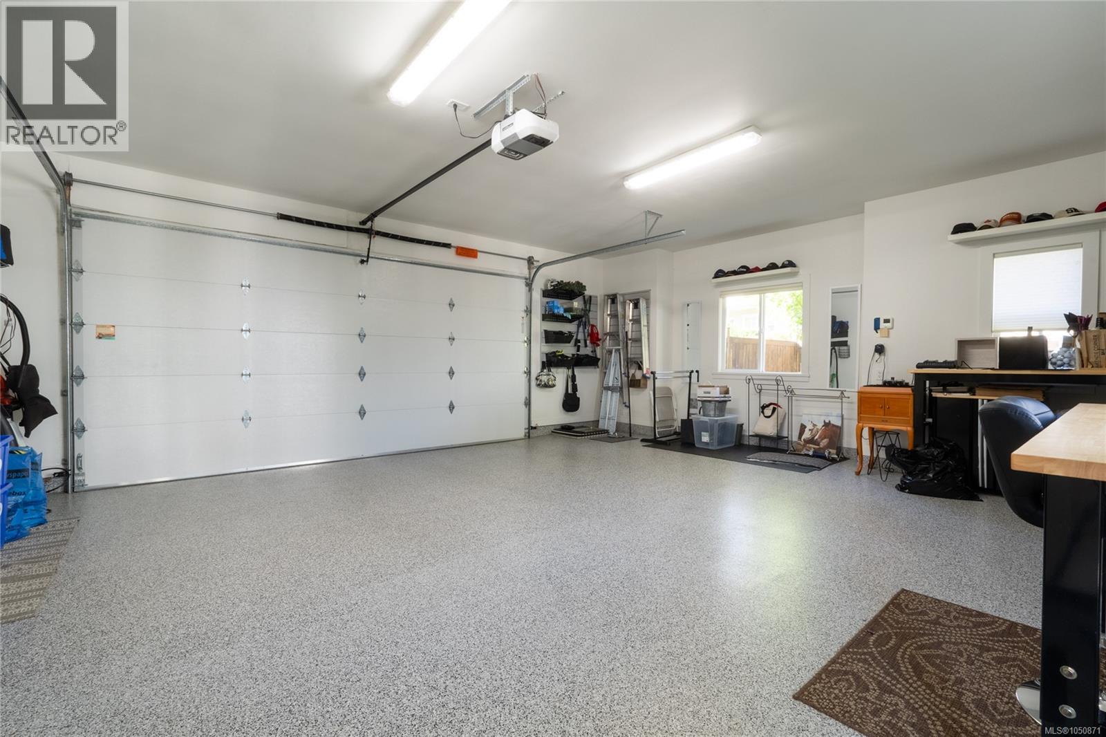 3504 Sparrowhawk Ave - 35