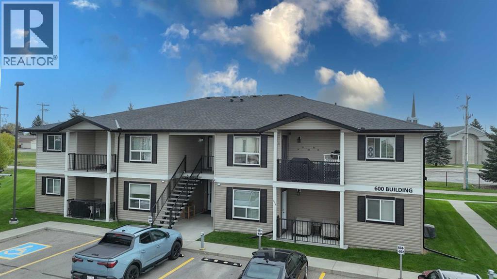 #601 8 Bayside Place - 1