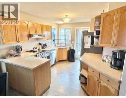 4pc Bathroom - 9804 102 Avenue, Sexsmith, AB T0H3C0 Photo 6