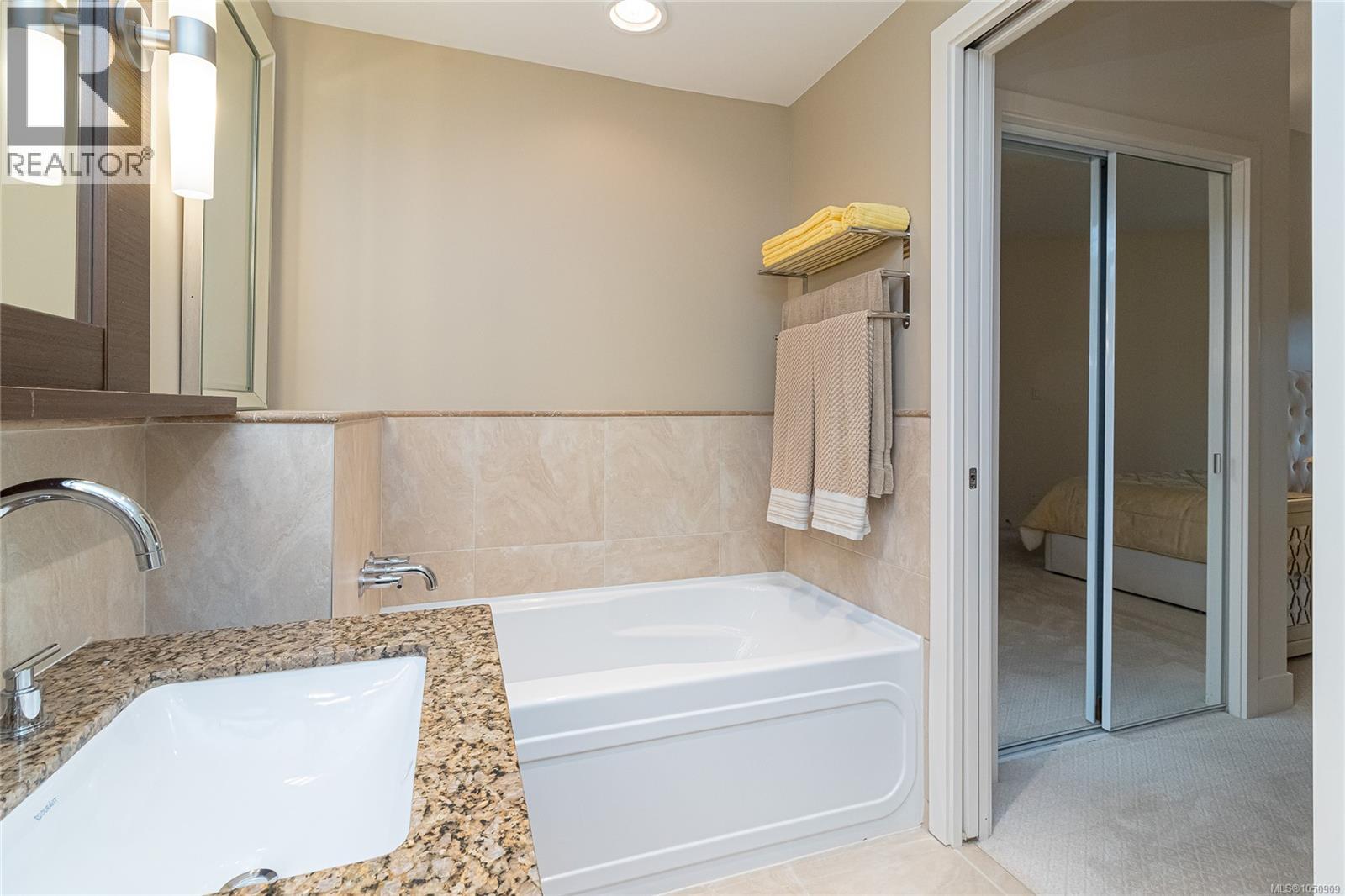 #610 1400 Lynburne Pl - 23