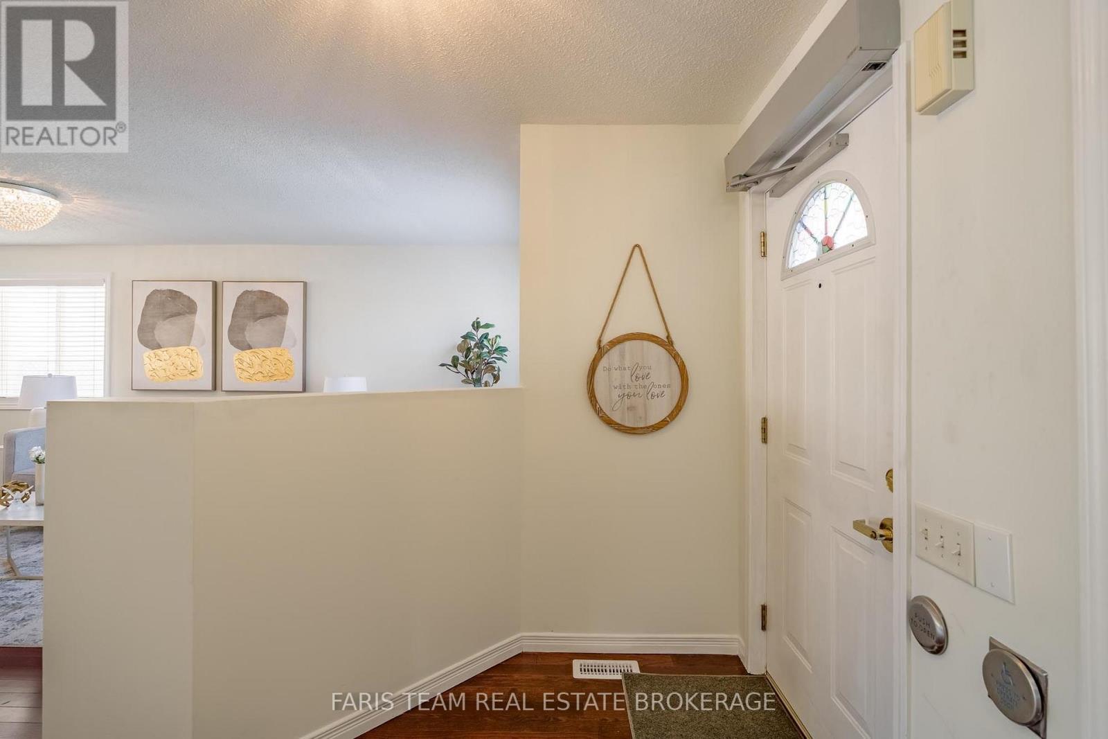 41 Irene Drive, Barrie (Painswick South), Ontario, L4N5Z1, Barrie (Painswick South), Ontario — photo 4 of 5