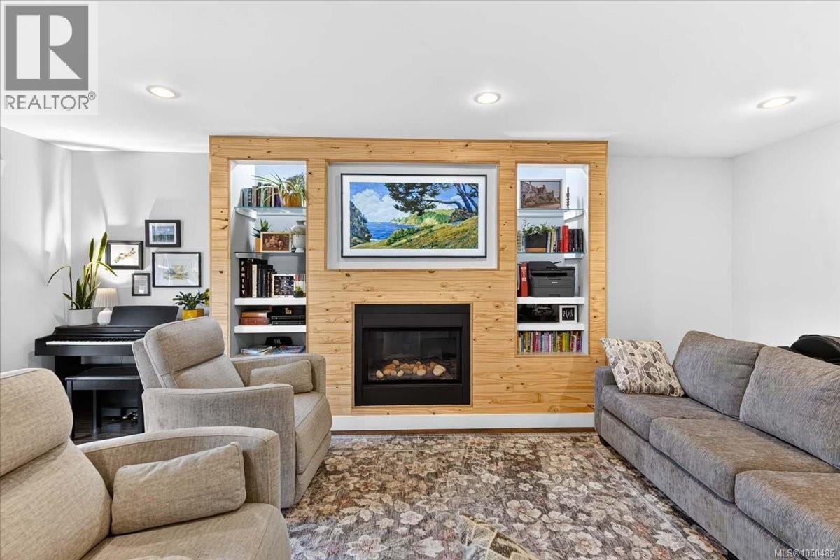 3615 Lyall Point Cres - Image 18