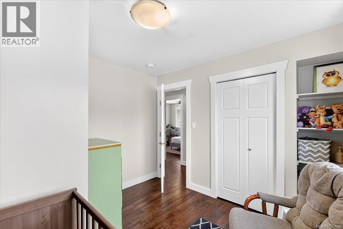 3615 Lyall Point Cres - Image 40