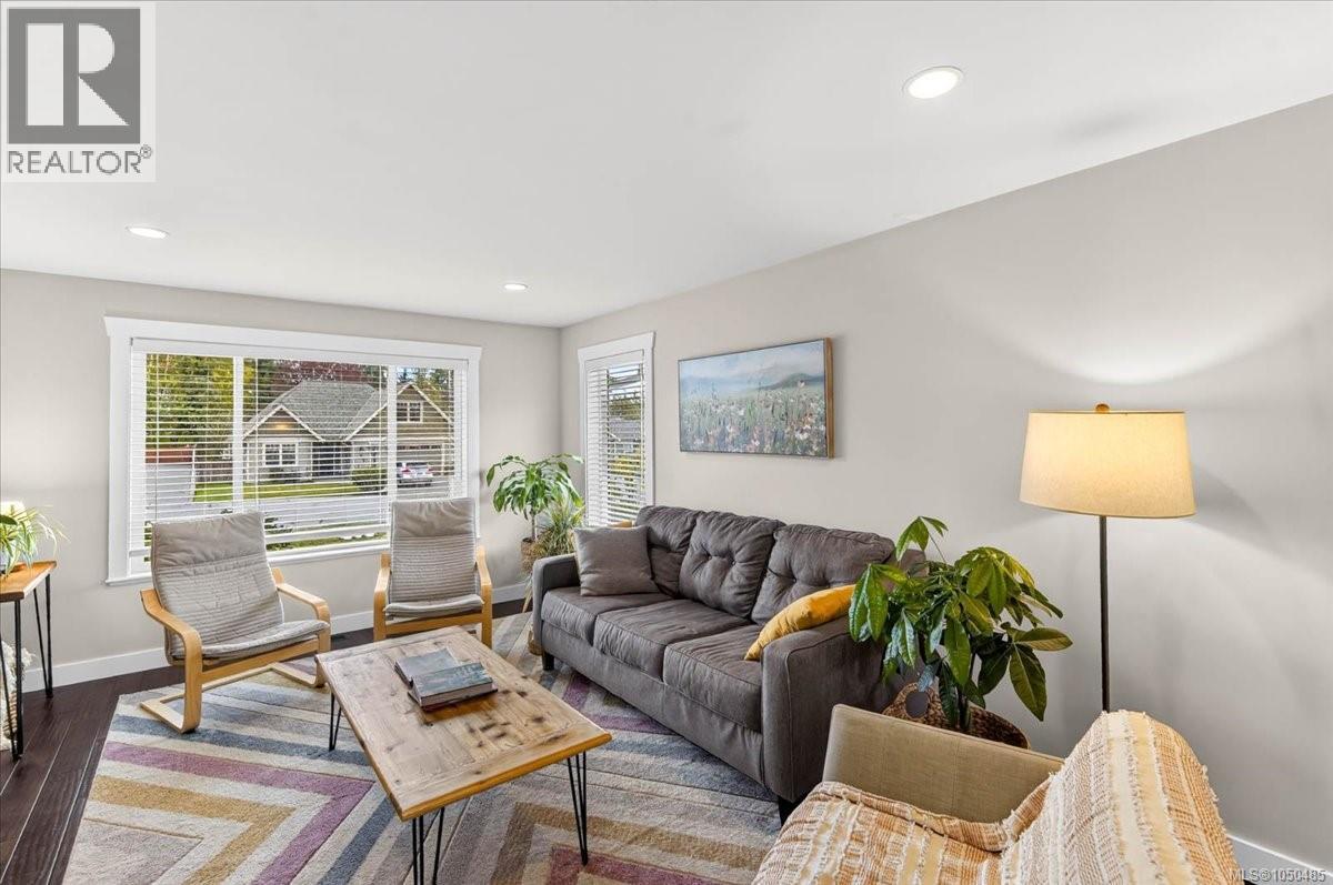3615 Lyall Point Cres - 3