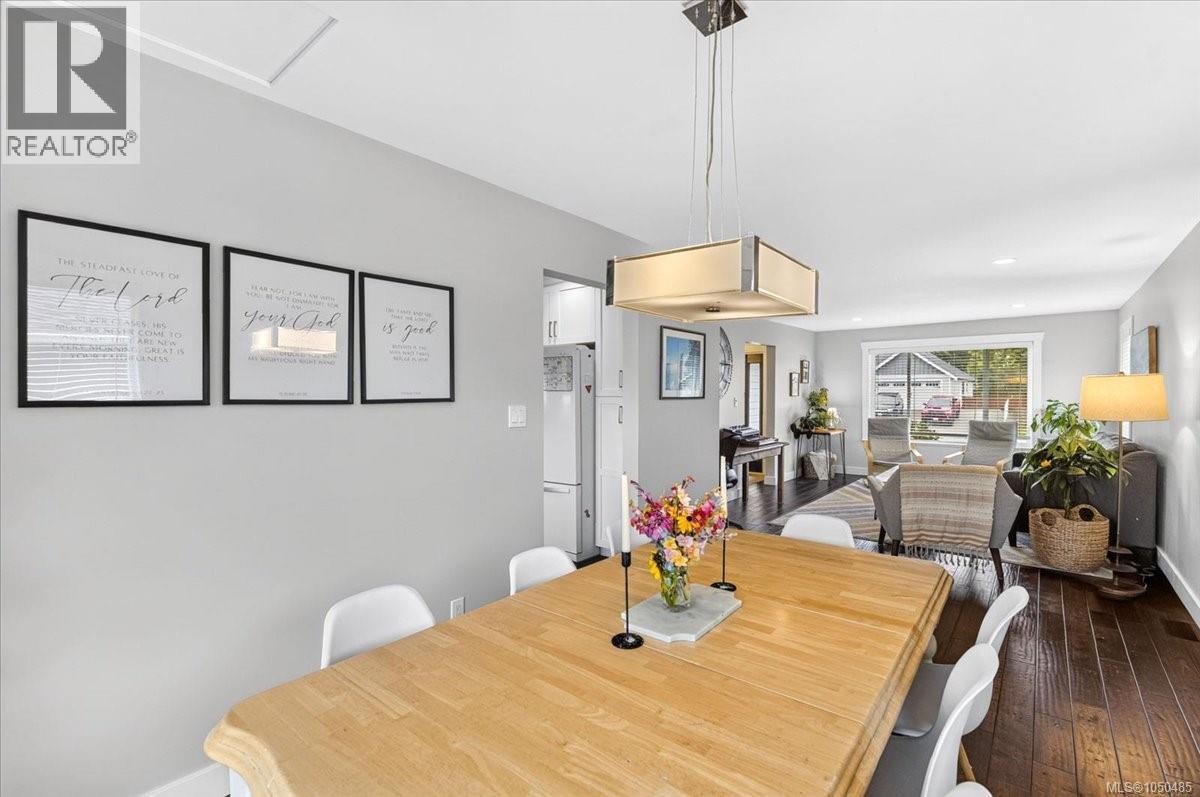 3615 Lyall Point Cres - 15