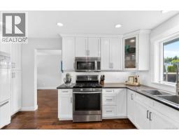 Kitchen - 3615 Lyall Point Cres, Port Alberni, BC V9Y0A2 Photo 12