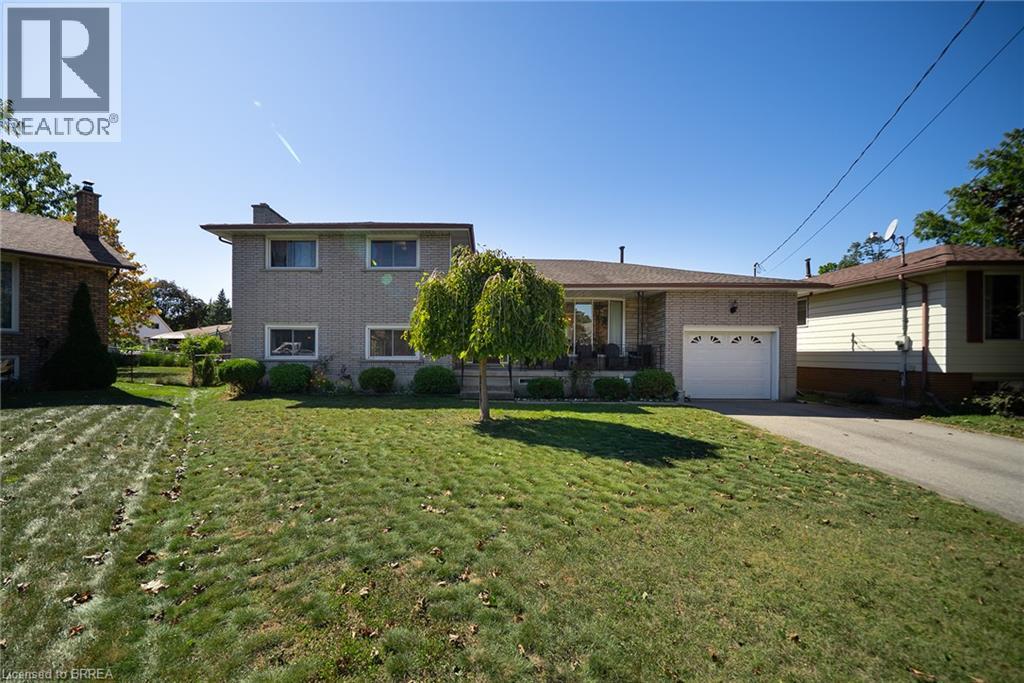 32 AVONDALE Crescent, Brantford
