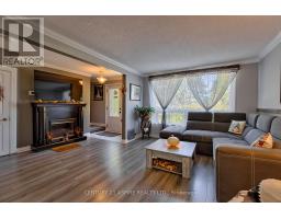 1085 Forest Lea Road, Laurentian Valley, ON K8A6W6 Photo 12