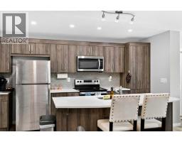 Family room - 30 Yorkville Boulevard Sw, Calgary, AB T2X4K6 Photo 9