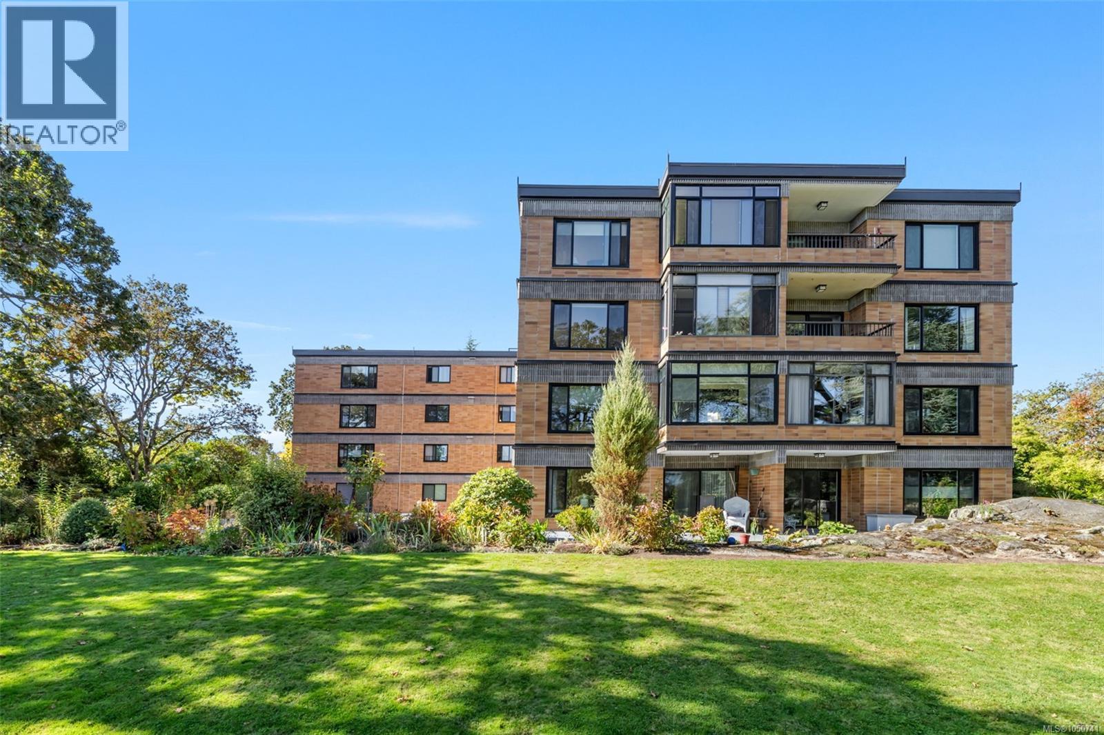 #207 2930 Cook St - 22