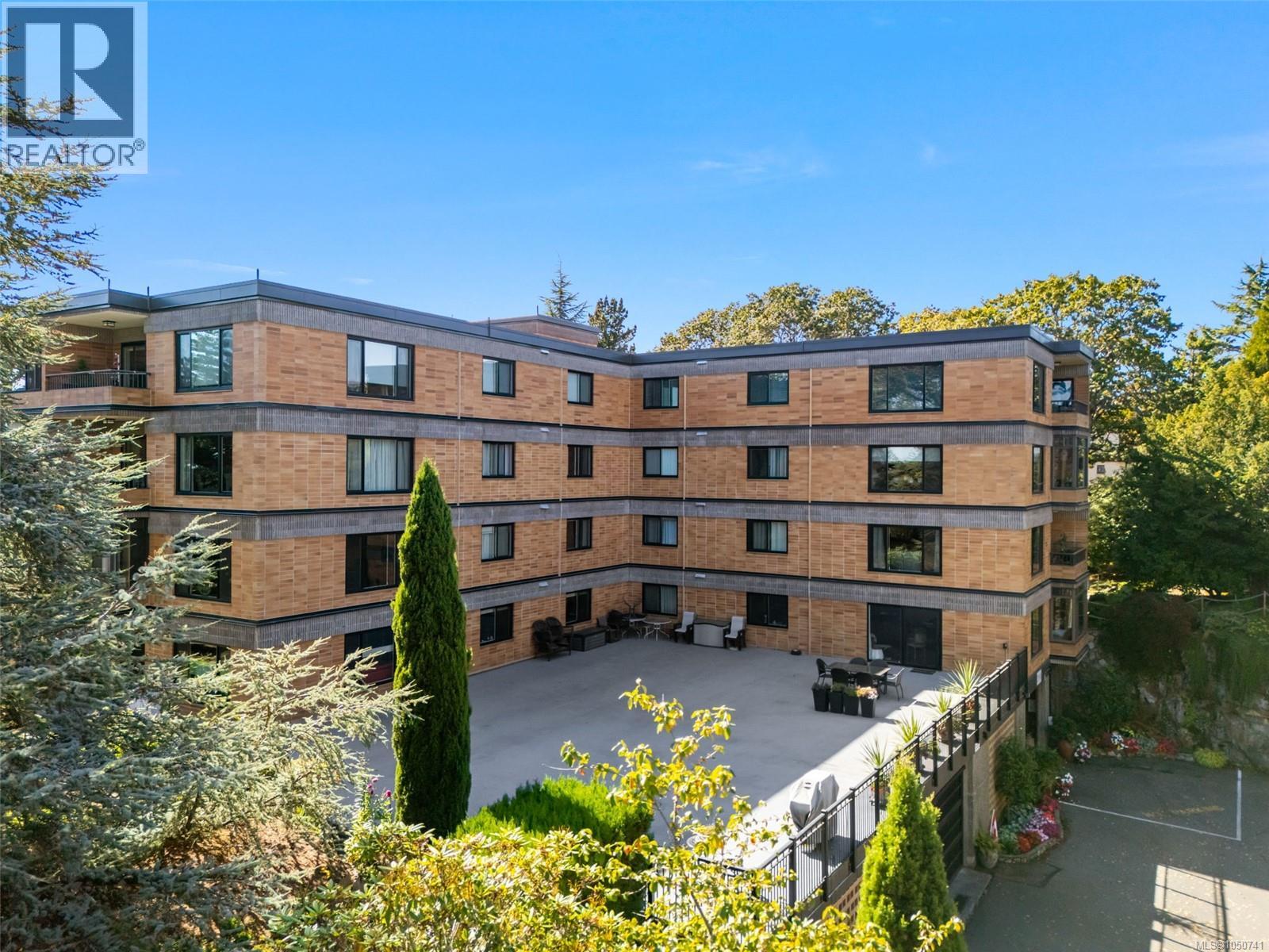 #207 2930 Cook St - 21