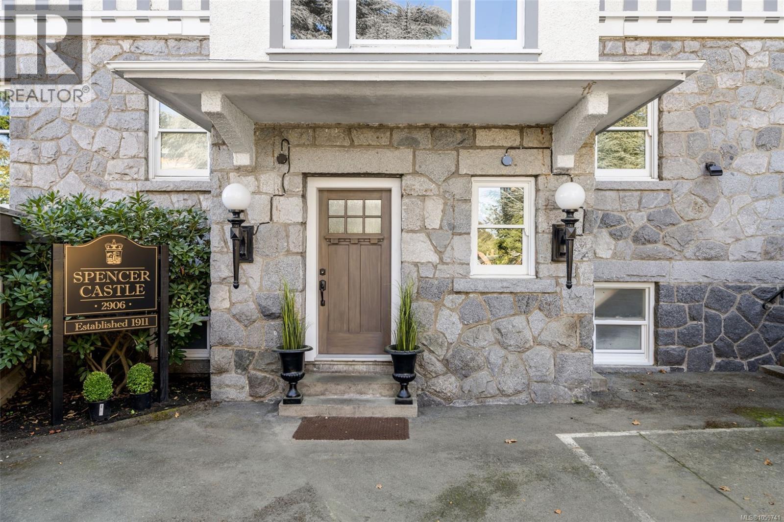 #207 2930 Cook St - Image 33