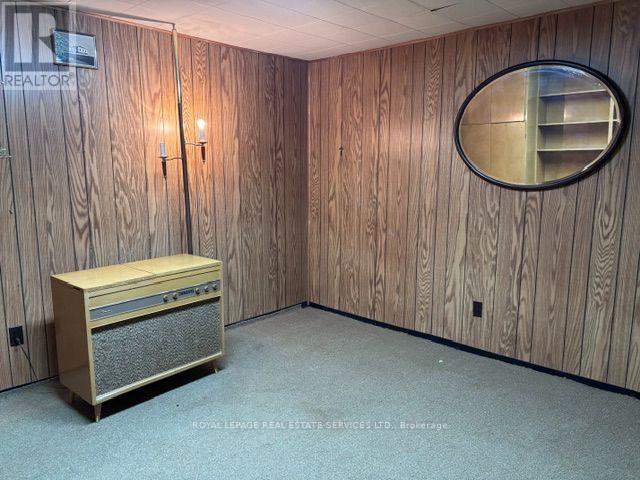 305 LA ROSE AVENUE - 18