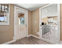 Enclosed porch - 210 Mcdonald Avenue E, Melfort, SK S0E1A0 Photo 6