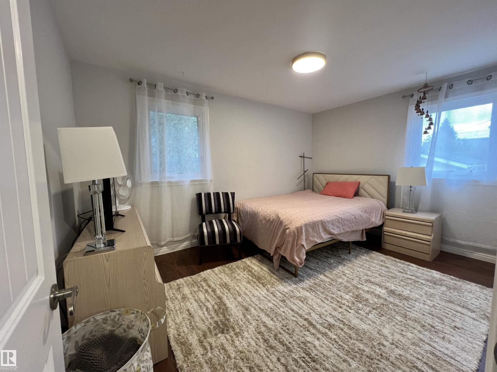 11908 131 ST NW - 12