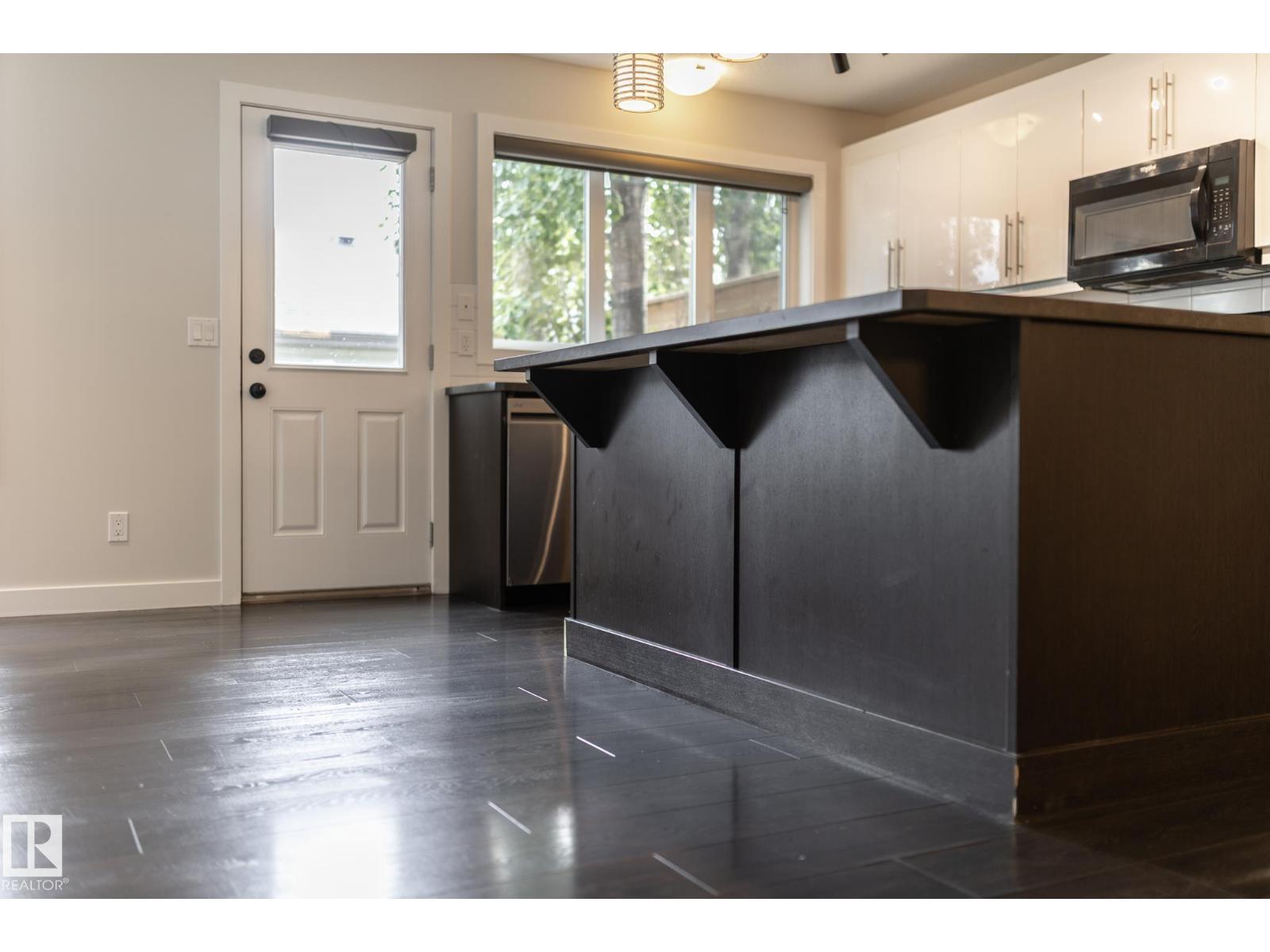 53 MICHIGAN ST - Image 13