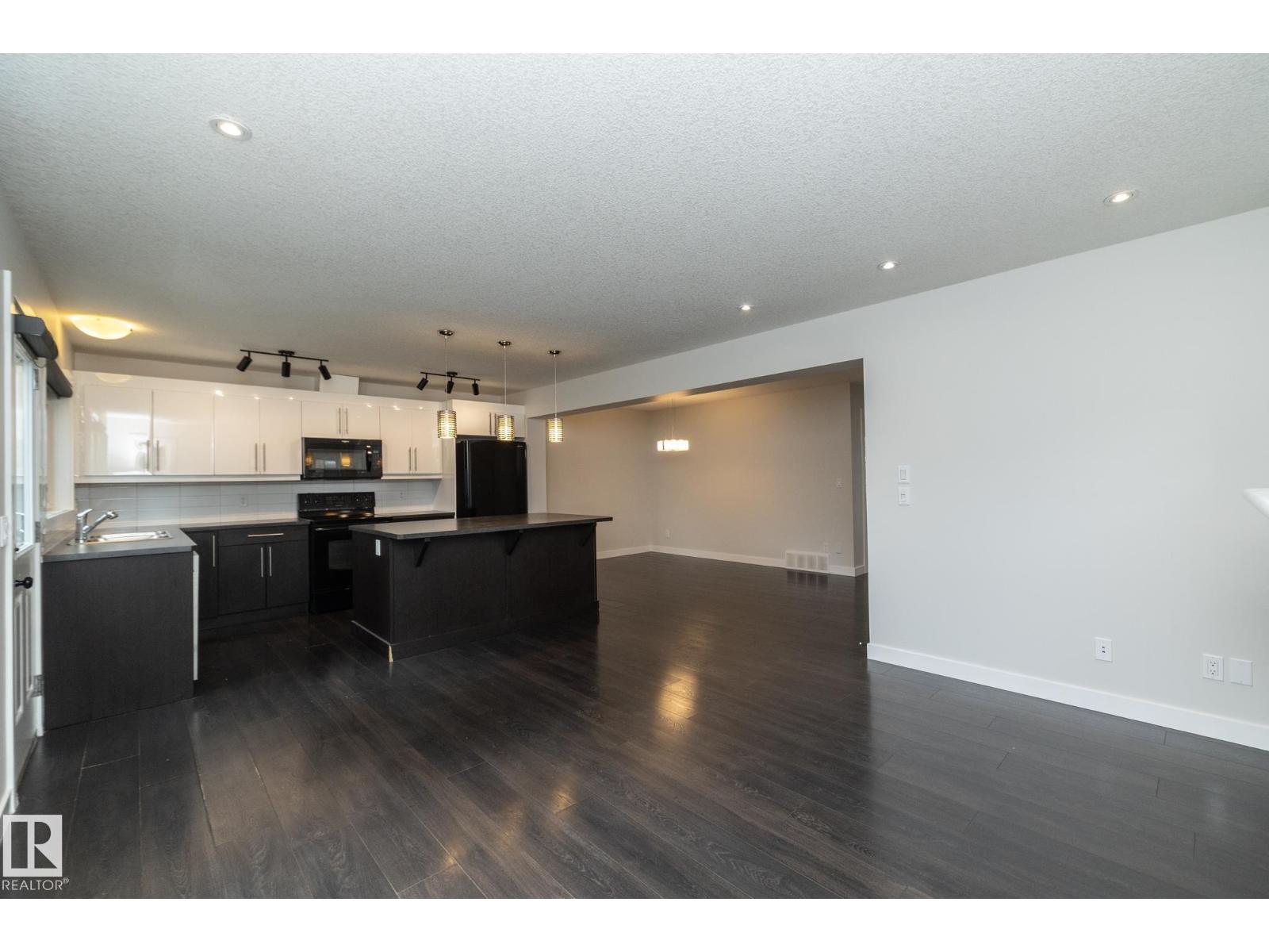 53 MICHIGAN ST - Image 17