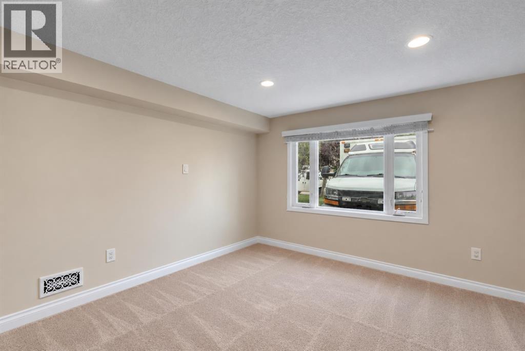 5820 Bowwater Crescent NW - photo 32