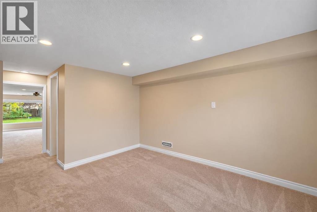 5820 Bowwater Crescent NW - photo 33