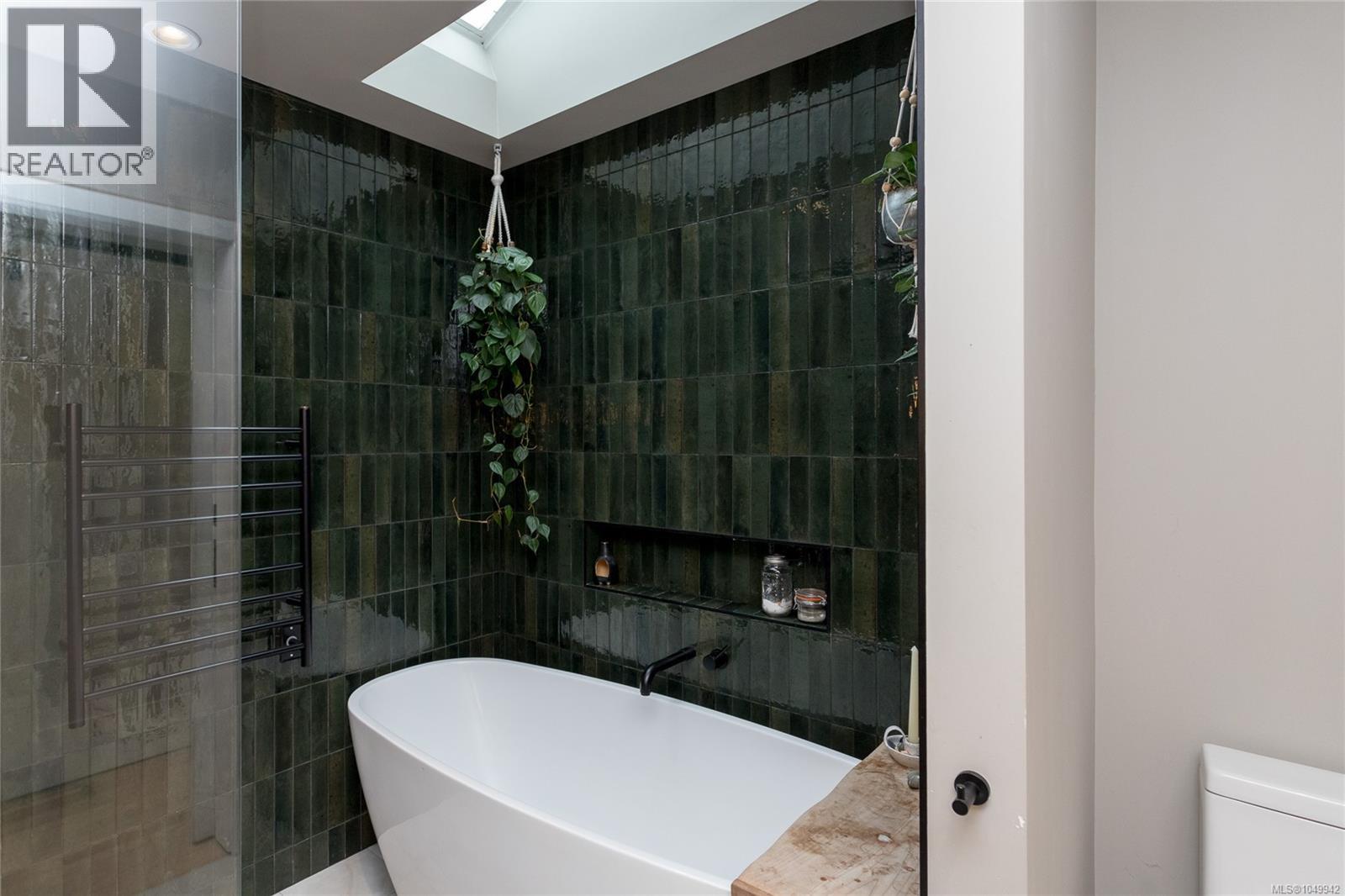 2105 Straitsview Rd - Image 29