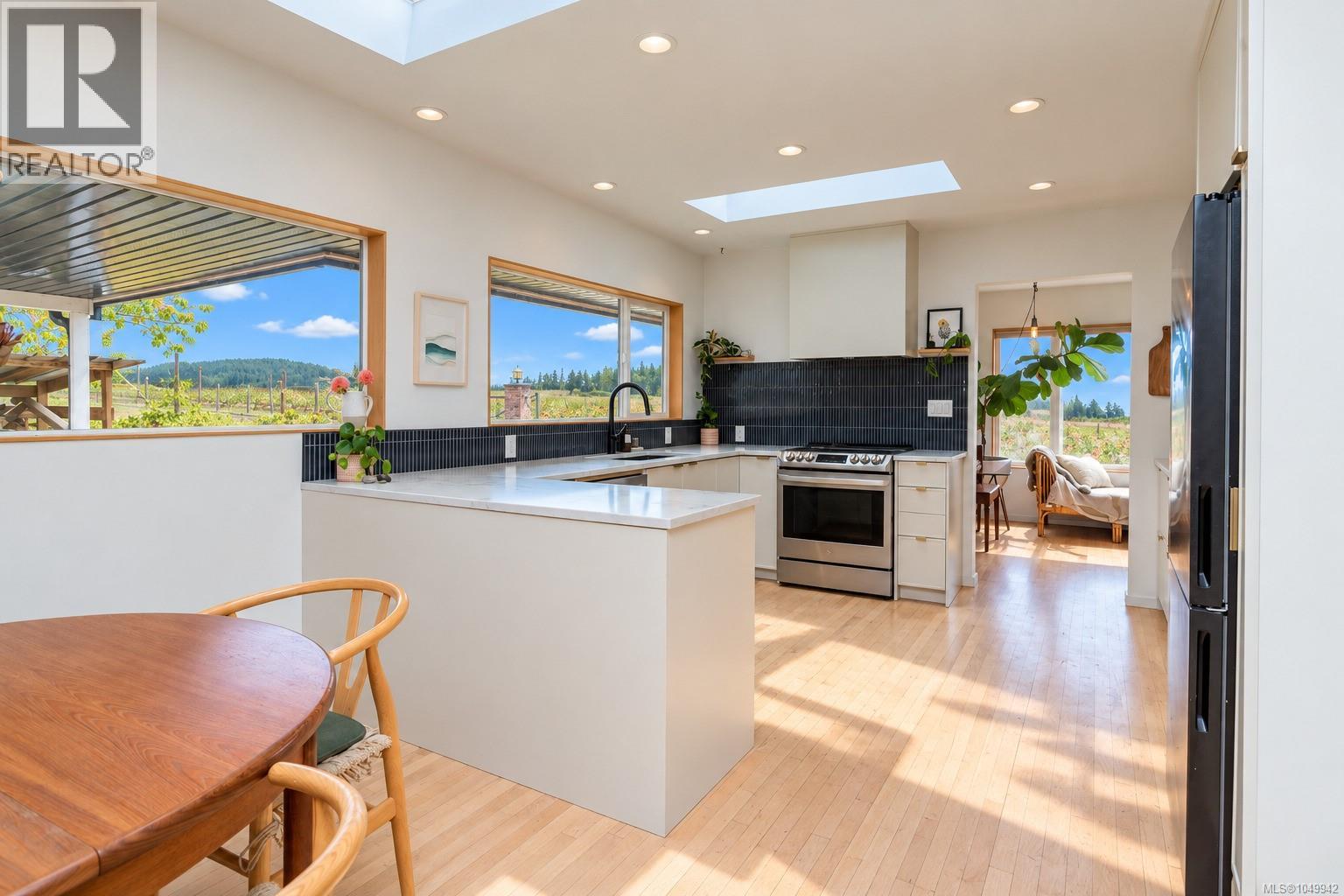 2105 Straitsview Rd - Image 18