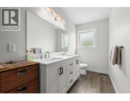 Kitchen - 3463 Logan Road, West Kelowna, BC V4T1N6 Photo 13