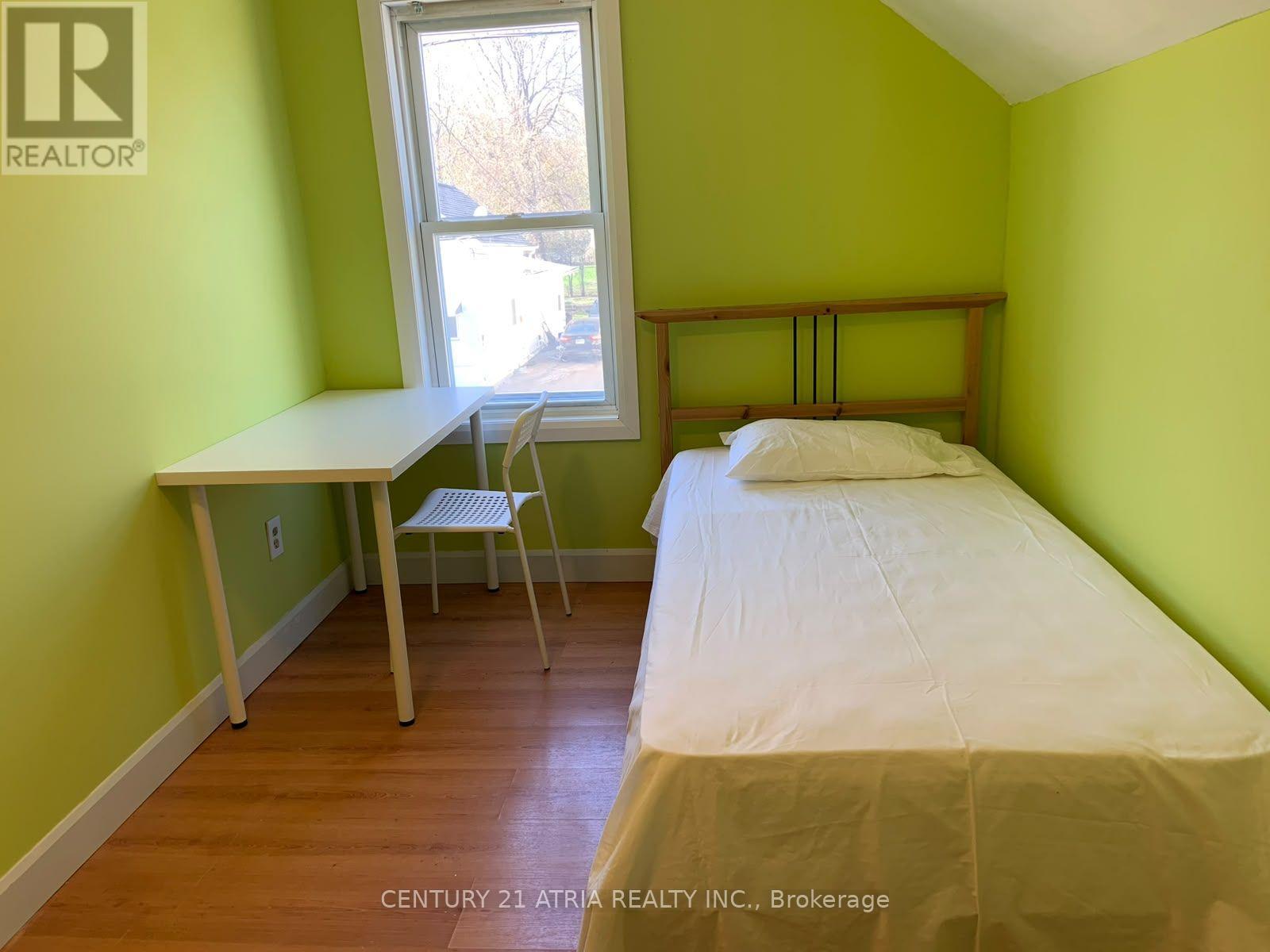713 CHAMBERLAIN STREET - 10