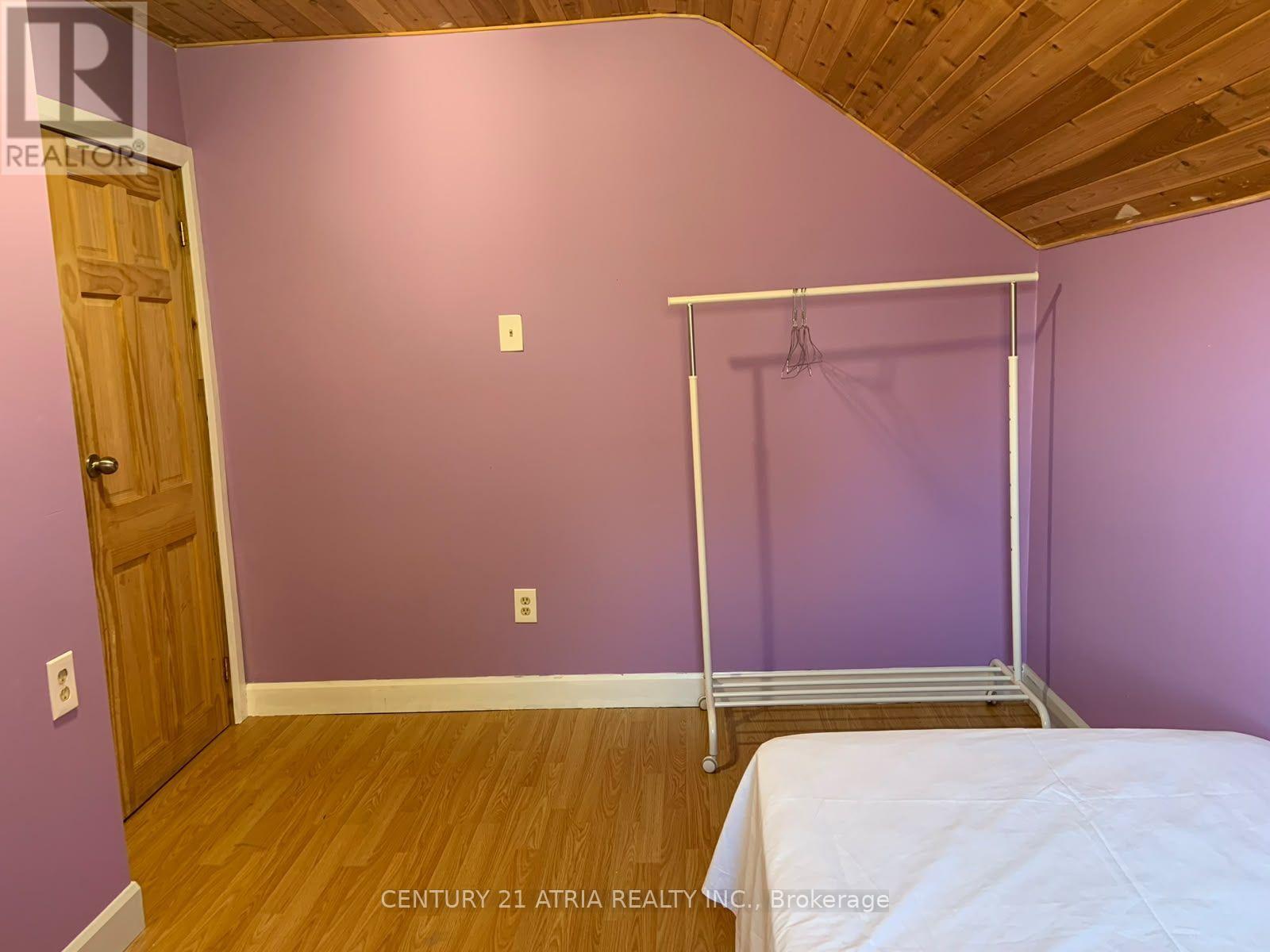 713 CHAMBERLAIN STREET - 14