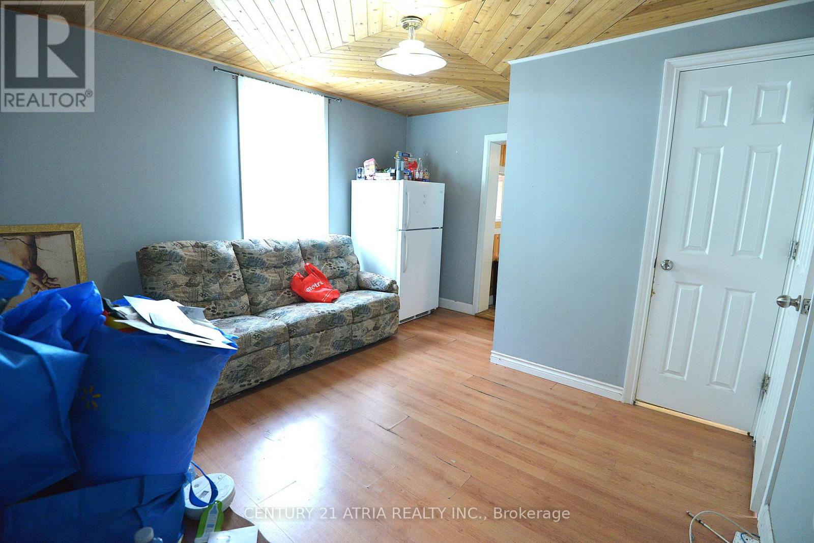 713 CHAMBERLAIN STREET - 5