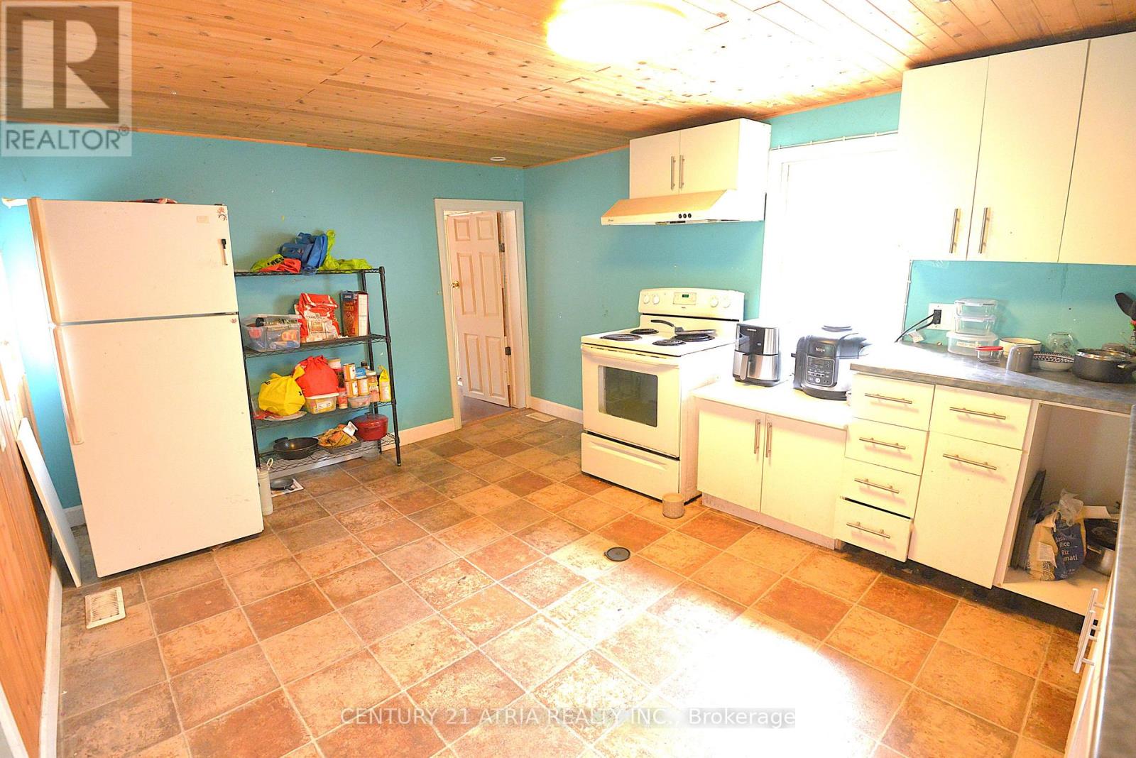 713 CHAMBERLAIN STREET - 4