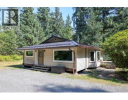 Kitchen - 2400 Clark Rd, Courtenay, BC V9J1T1 Photo 6