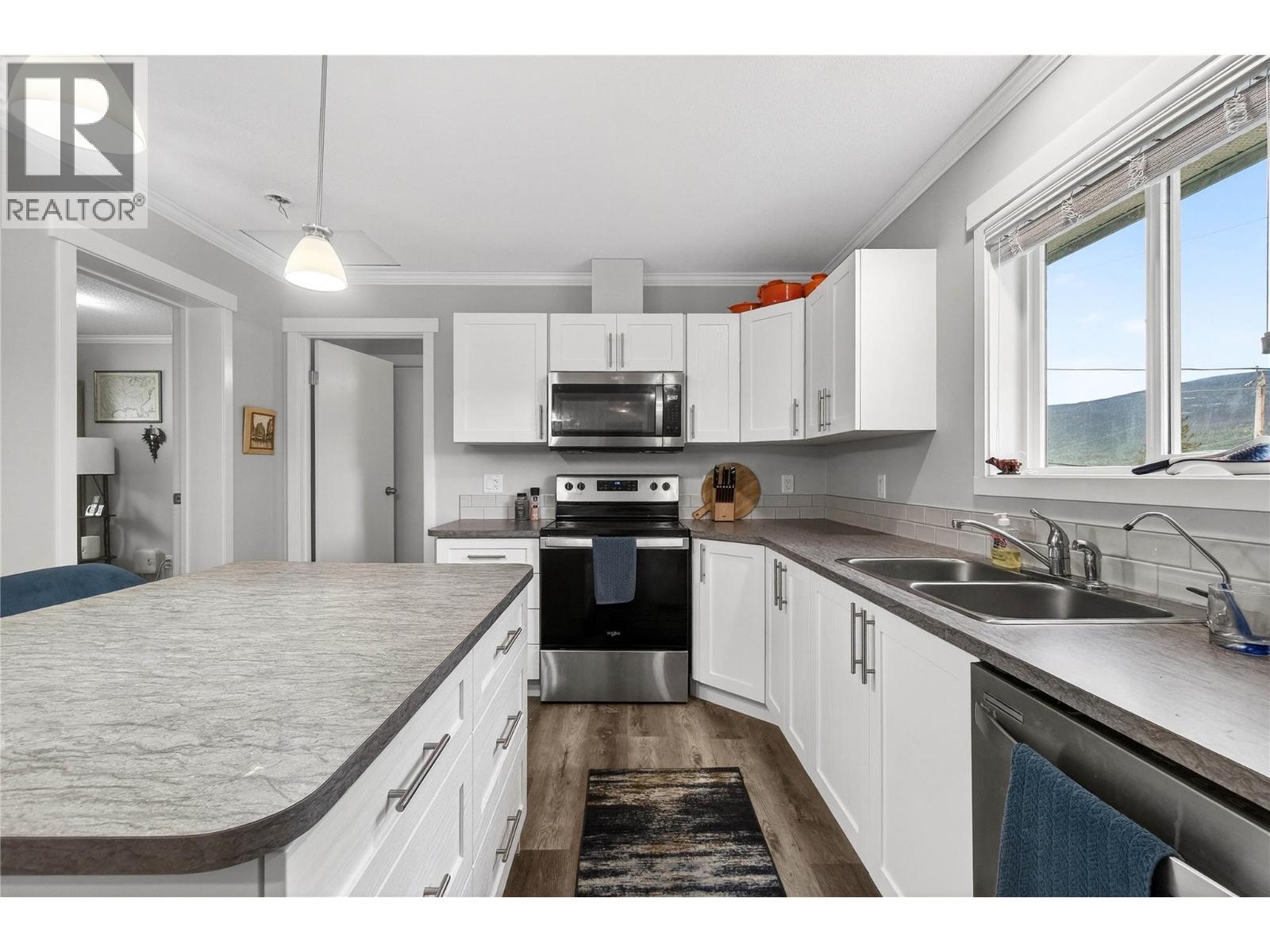 #6 3639 Parri Road - 12
