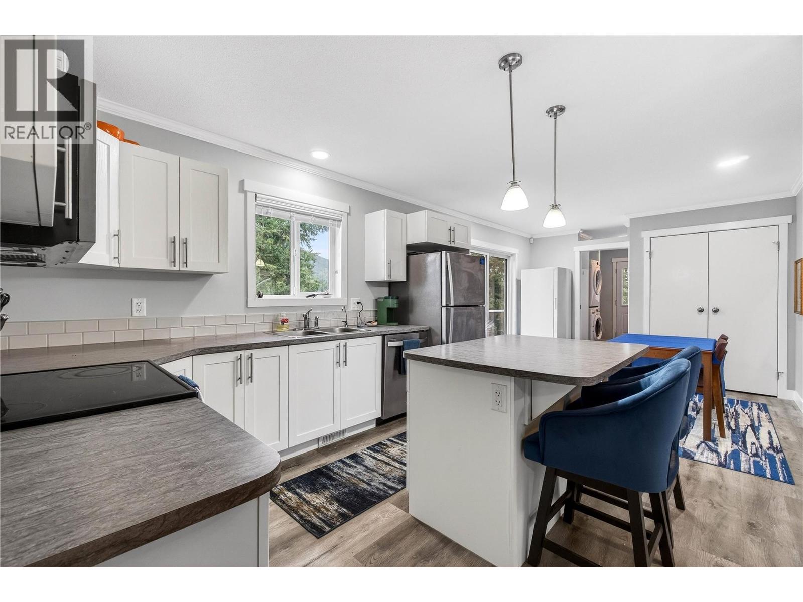 #6 3639 Parri Road - 11