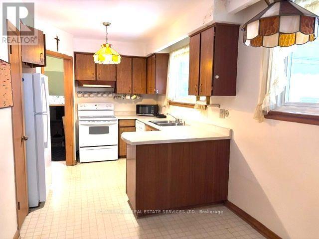 305 LA ROSE AVENUE - 6