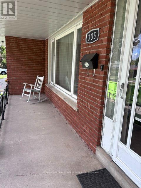 305 LA ROSE AVENUE - 28