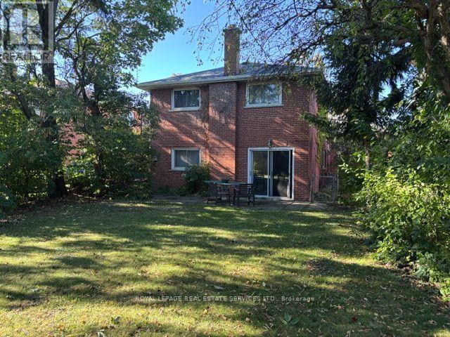 305 LA ROSE AVENUE - 26