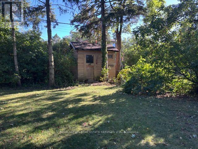 305 LA ROSE AVENUE - 27