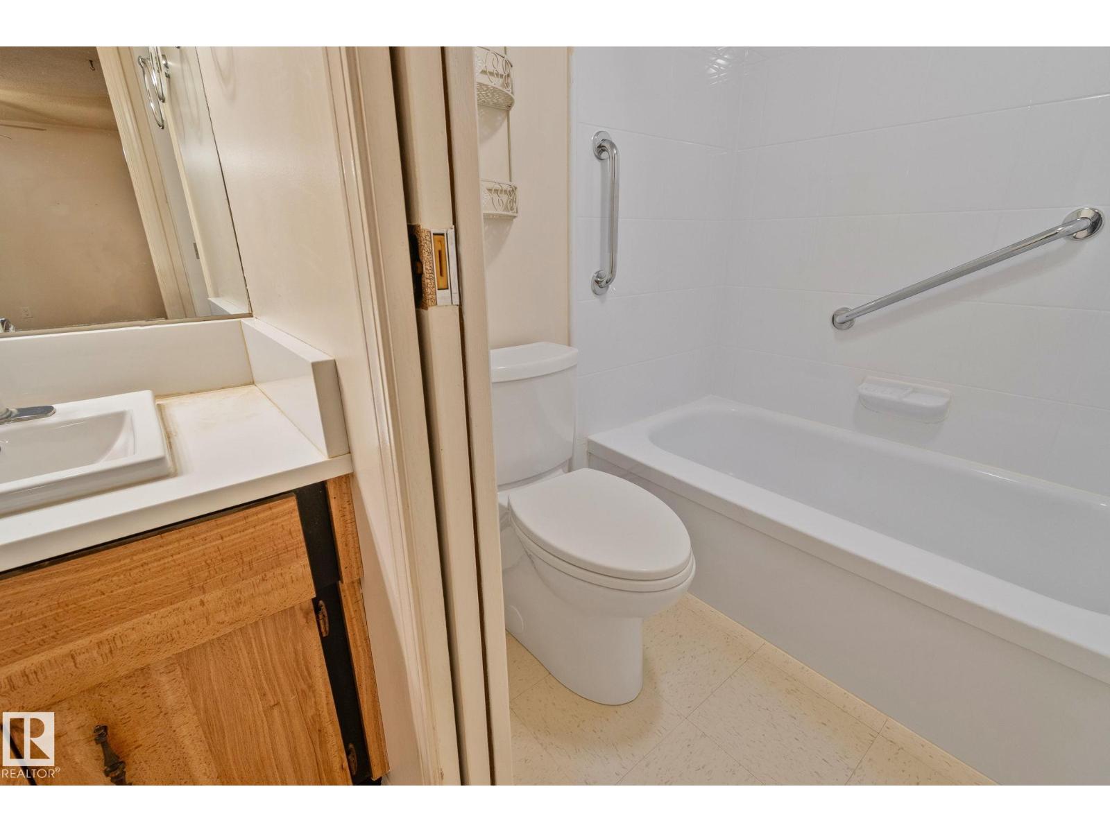 #305 10335 118 ST NW - Image 23