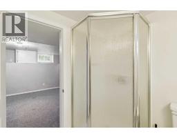 415 51 Avenue SW - photo 17