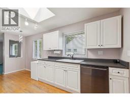 415 51 Avenue SW - photo 10