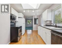 415 51 Avenue SW - photo 9