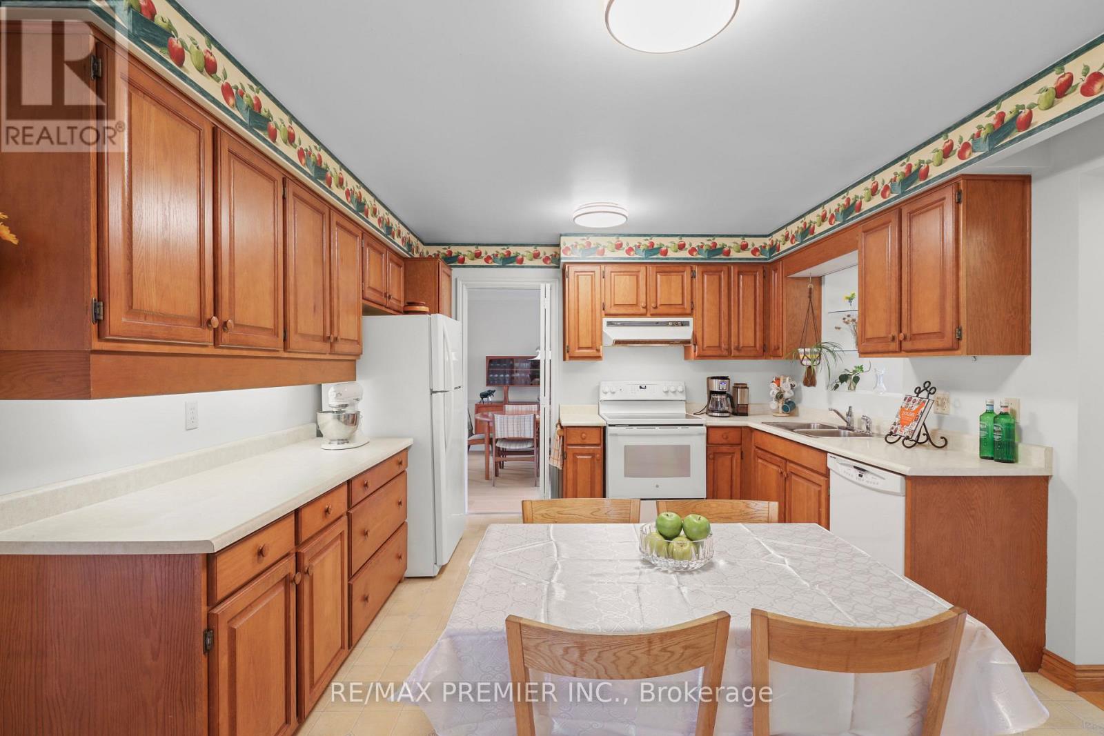19 TEMAGAMI COURT, Toronto (Newtonbrook East) — photo 8