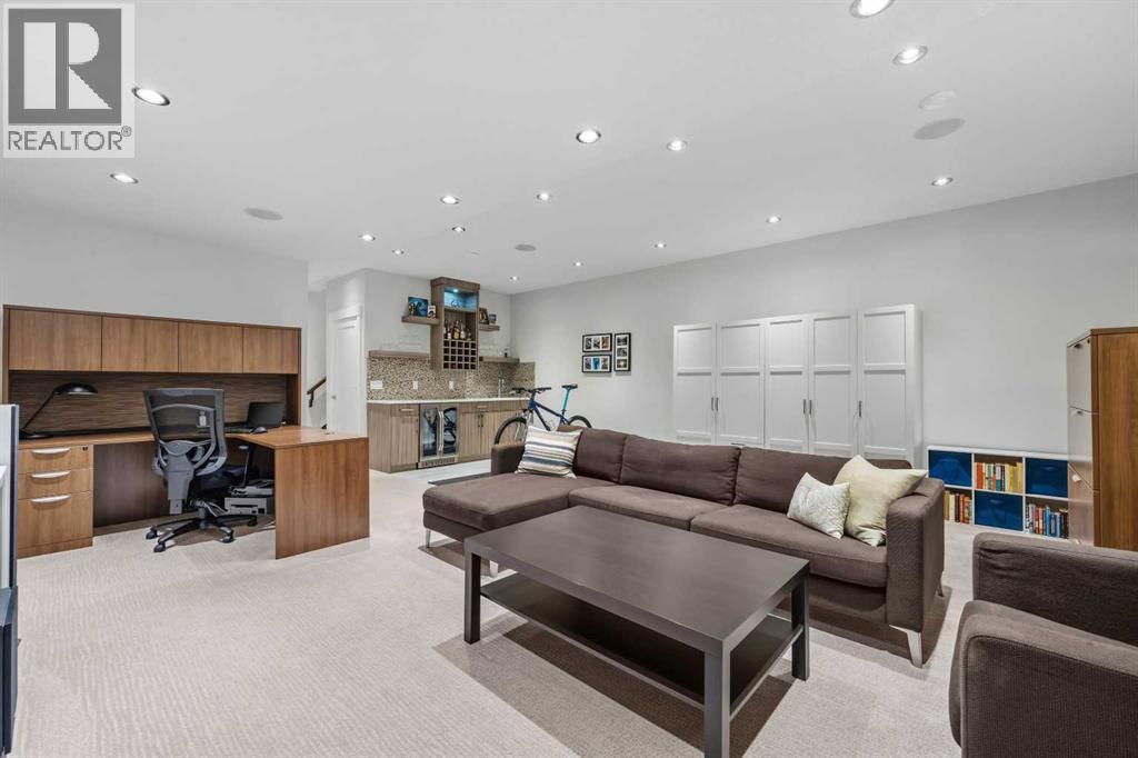 1211 19 Avenue NW - photo 37