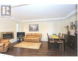 349 Hartwell Way, Aurora, ON L4G0W5 Photo 8