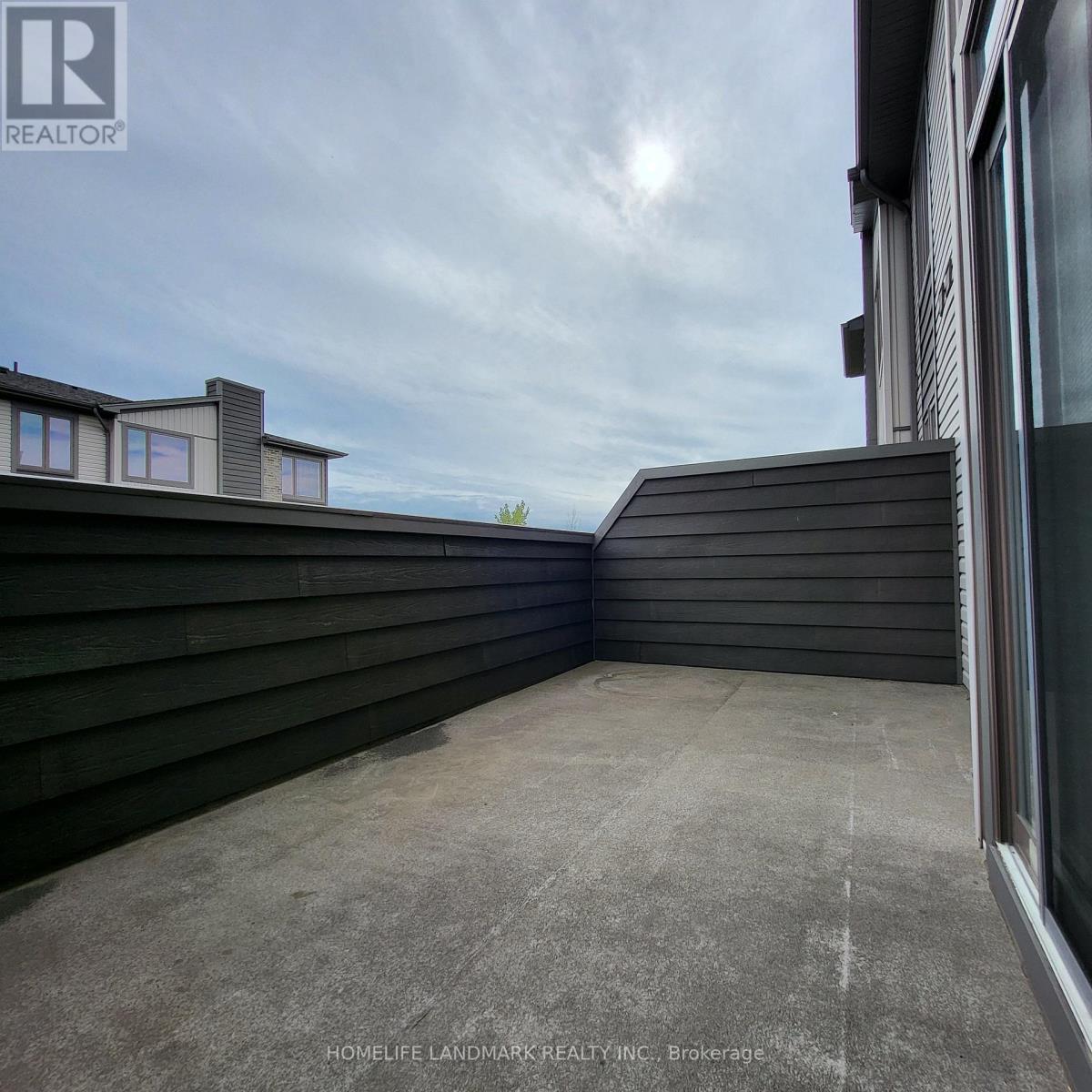60 - 1960 DALMAGARRY ROAD, London North (North E) — photo 9